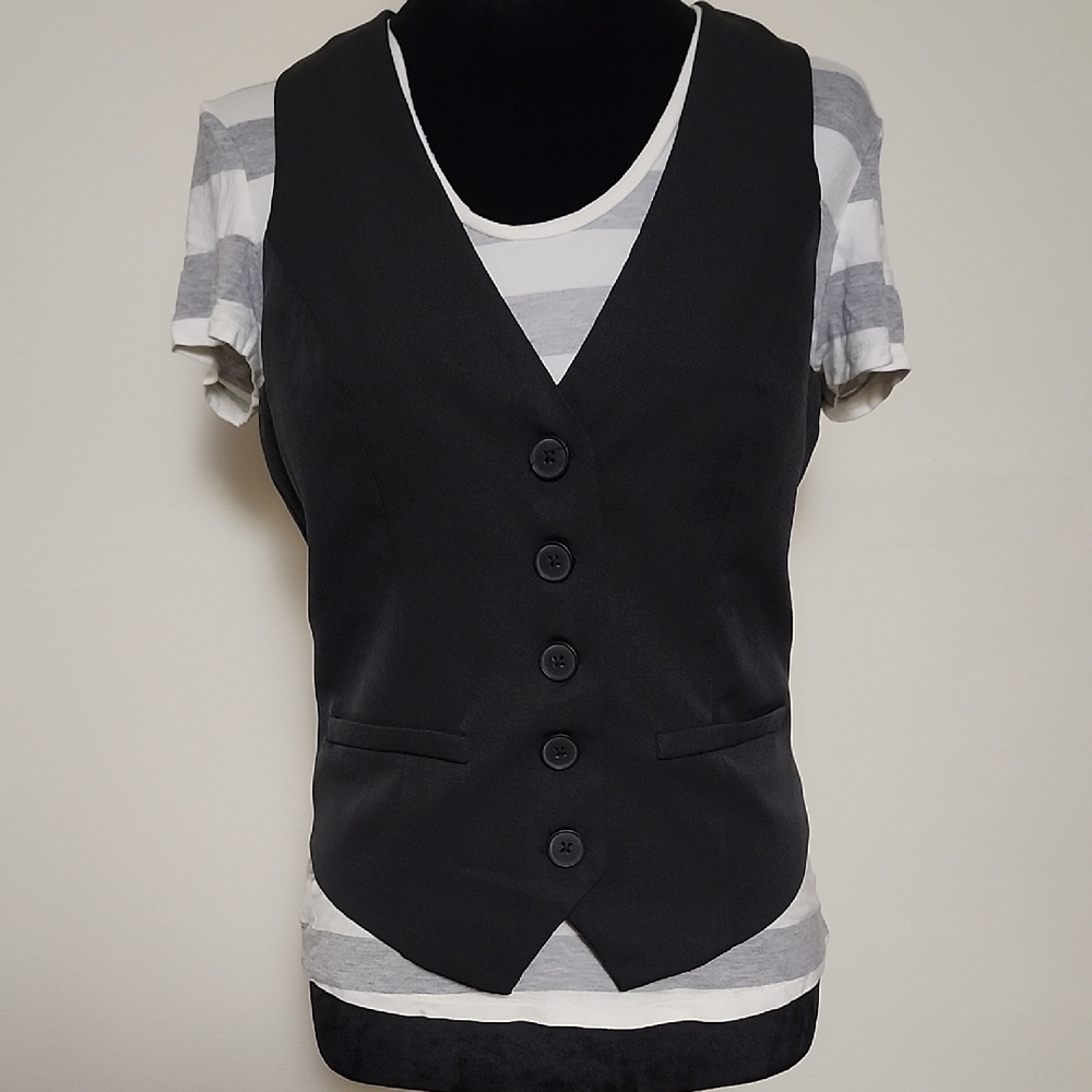 Forever 21 Black Button Vest Women’s Casual Chic Size Small Lined Layering Piece
